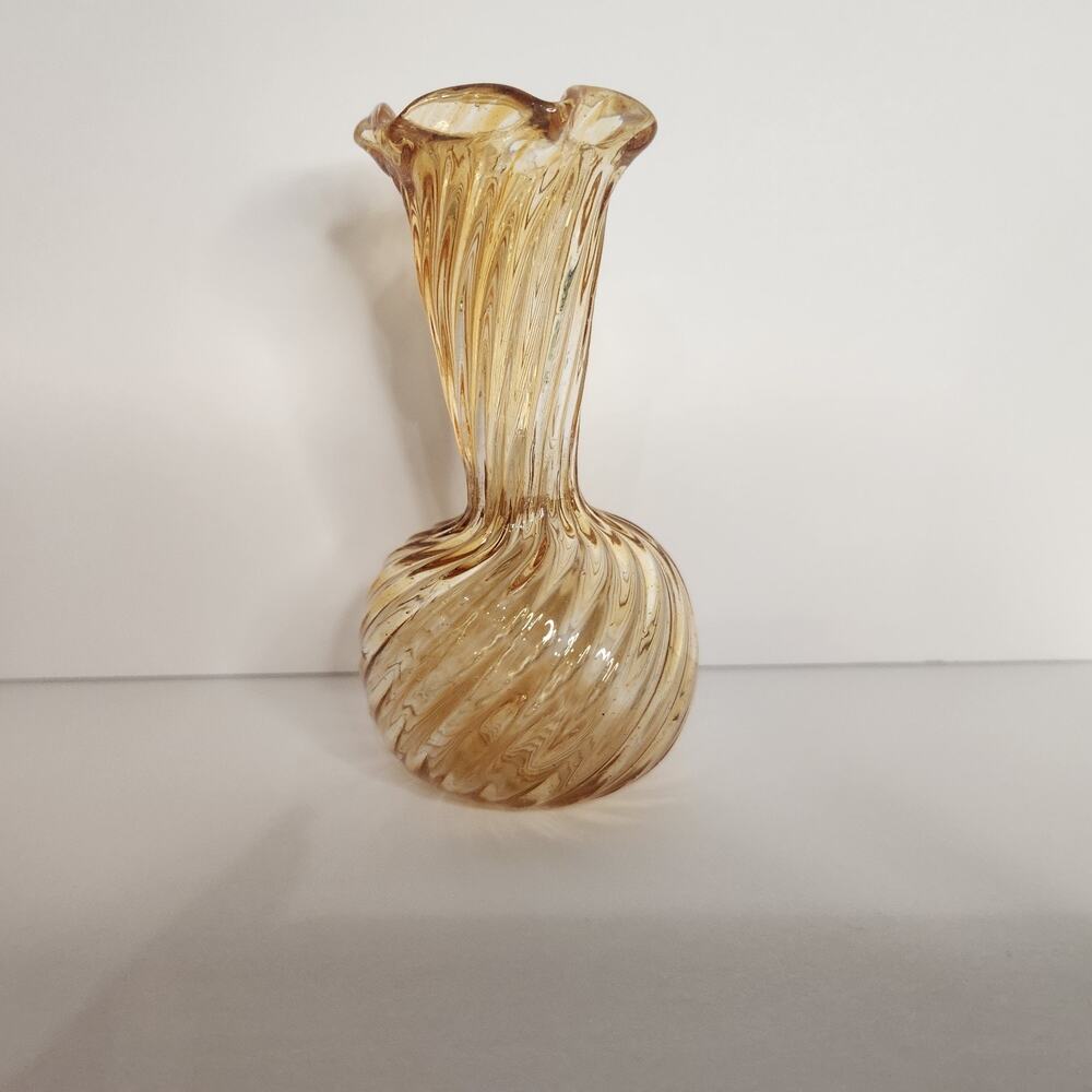 Vintage Amber Hand Blown Glass Bud Vase Swirl Ribbed Ruffle Rim 4"